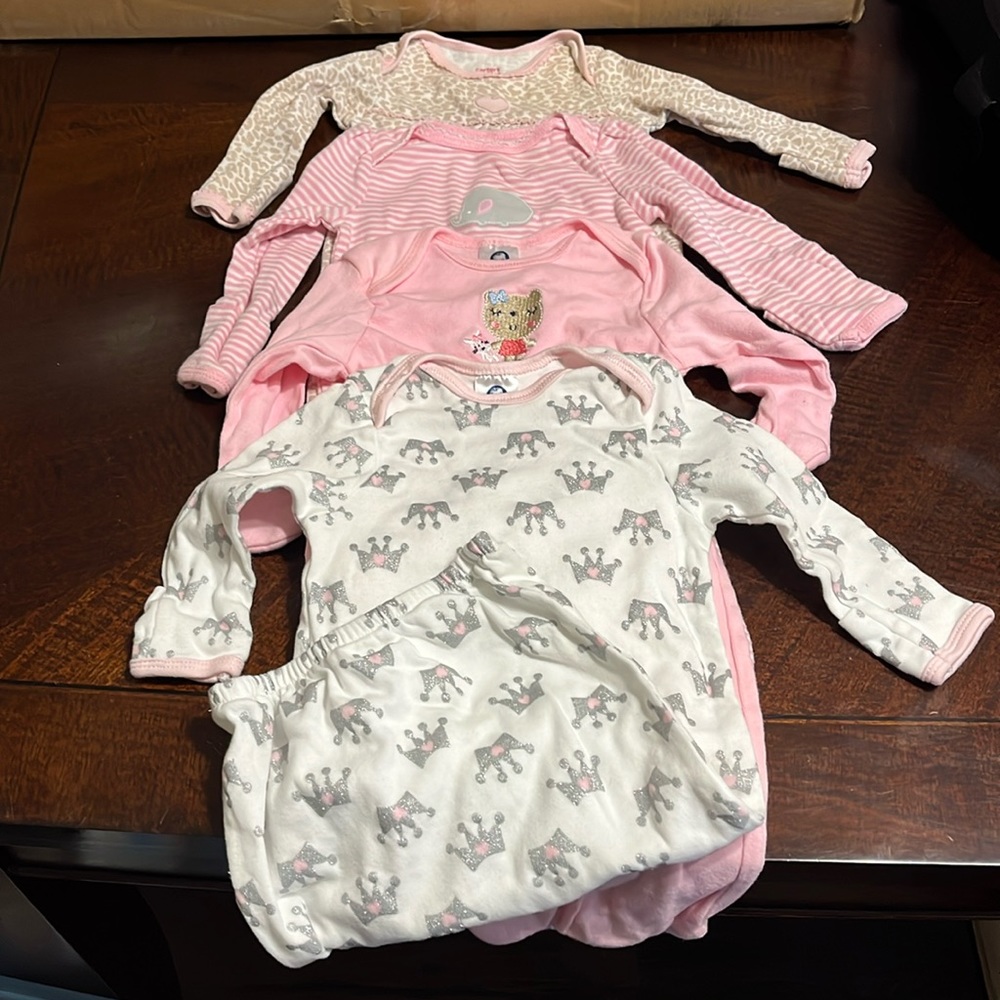 Baby girl sleep dress nightgown elastic bottom hand covers mittens like new 0-3